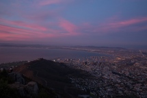 Signal Hill and the city of Cape Town can be seen from the top.